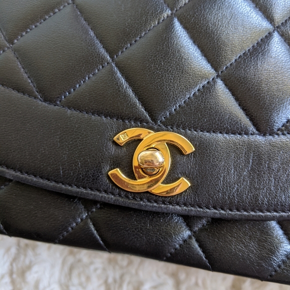 SOLD. Chanel Black Lambskin Medium Diana - Picture 8 of 13
